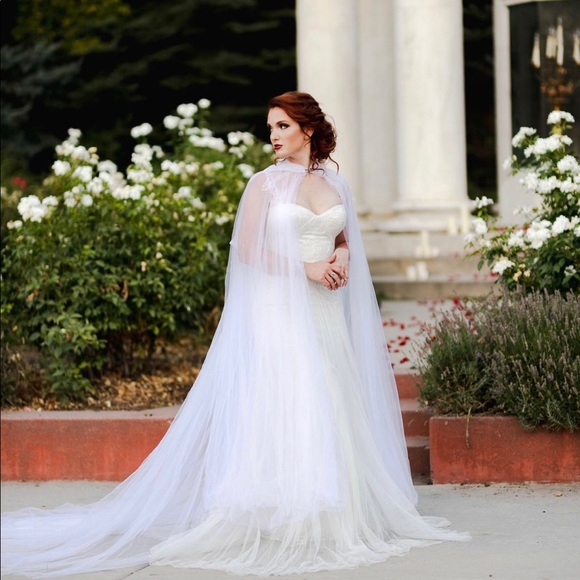 Victoria Kyriakides Majestic Wedding Dress - Picture 3 of 7